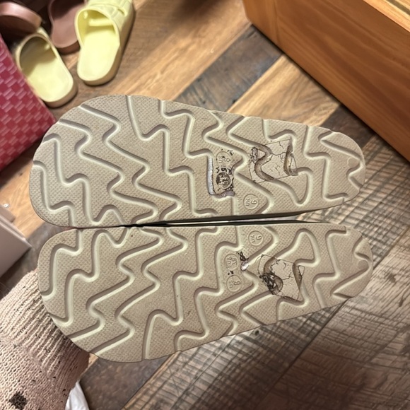 SHEIN Double Buckle Slides size 8 - Picture 2 of 4